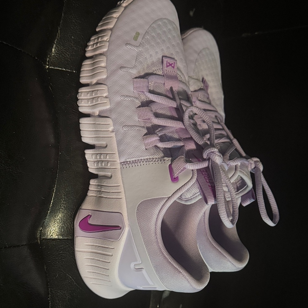 Nike Women's Light Purple Sneakers